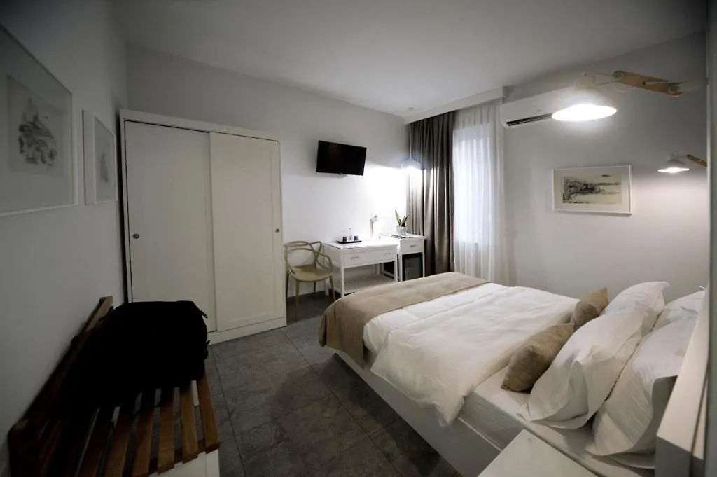 Konak Rooms L Skanderbeg Square Tirana Albania